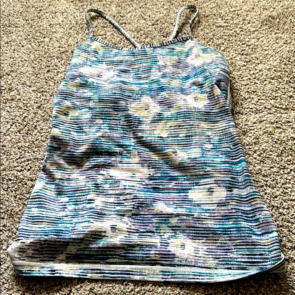 💕 LuluLemon Striped Workout Tank 💕